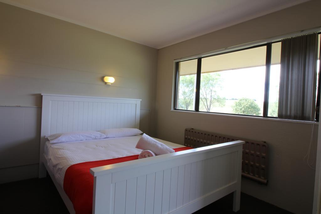 Snowy Mountains Resort And Function Centre Adaminaby Habitación foto